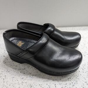 Dansko Black Pro XP Cabrio Slip Resistant Shoe (Women's Size 37)